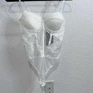Lace white bodysuit